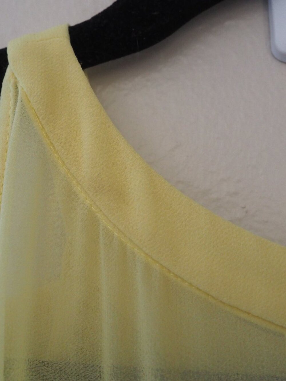 BCBGMaxAzria Yellow Ruffles Pleated Sleeveless Maxi Dress sz 4 - Picture 12 of 12